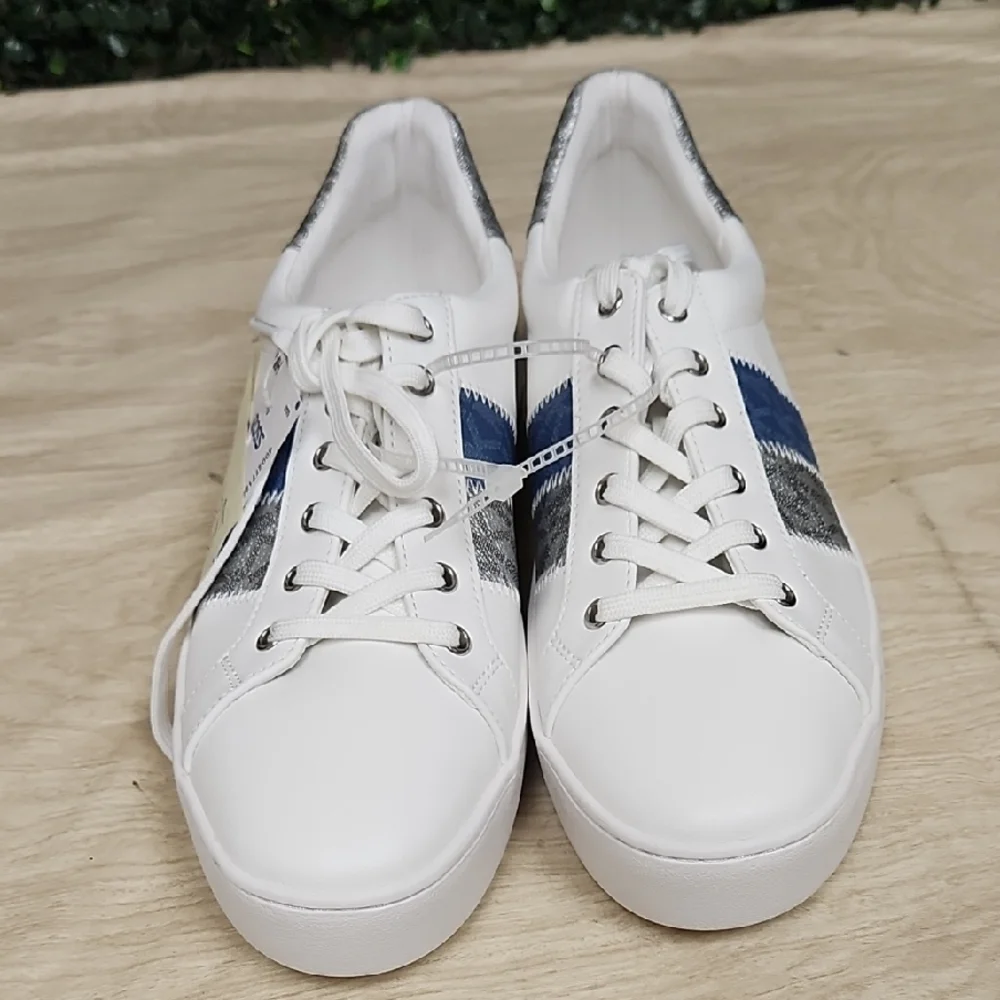 Classic White and Blue Sneakers with Athletic Style